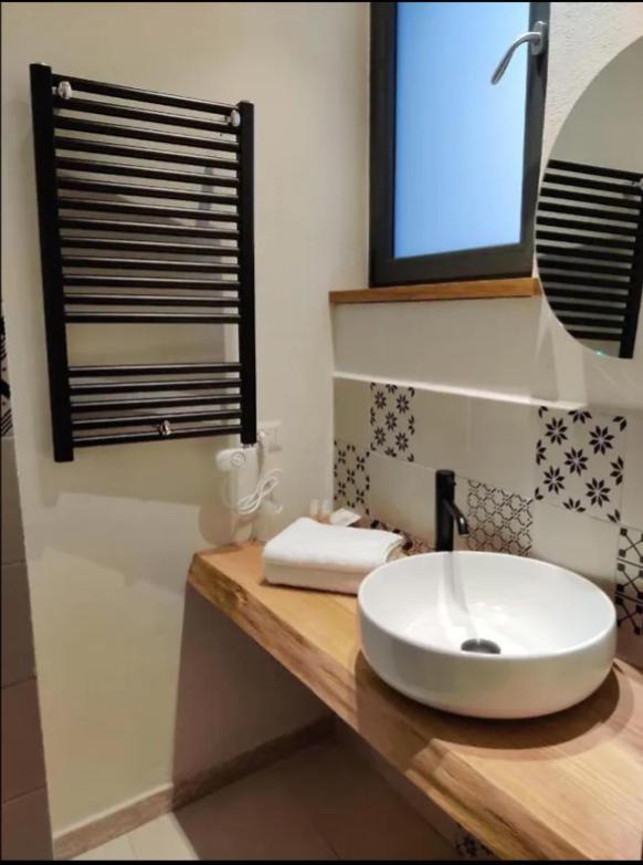 Locus Pendinelli Trani Bed & Breakfast Luaran gambar